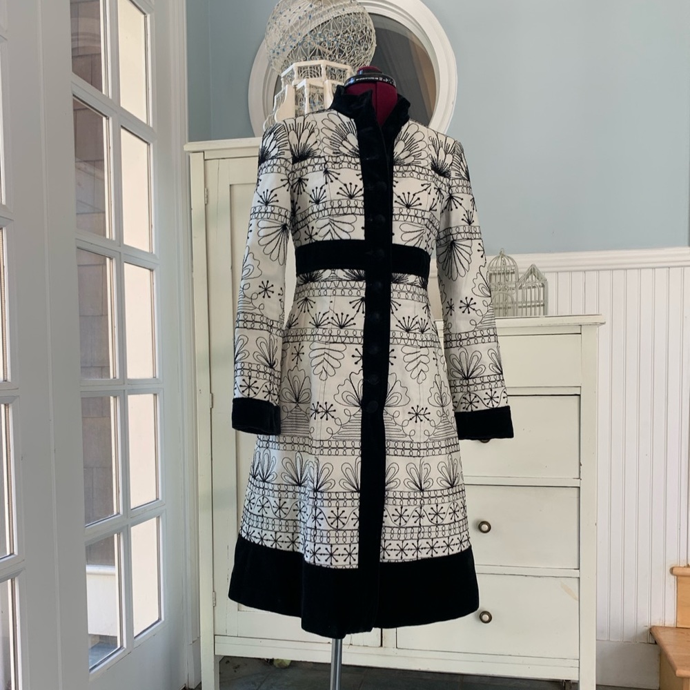 Vintage Nanette Lepore Boho Perfection-- Embroidered Cream and Black Duster